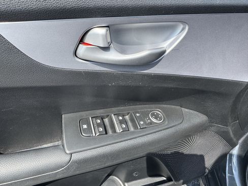 Used 2024 Kia Forte LXS w/ LXS Technology Package FWD image 11