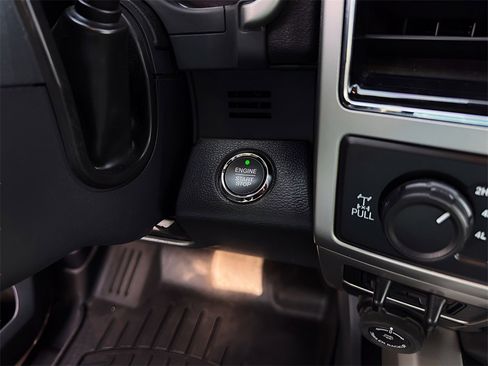 Used 2022 Ford F250 Lariat w/ Tremor Off-Road Package image 25