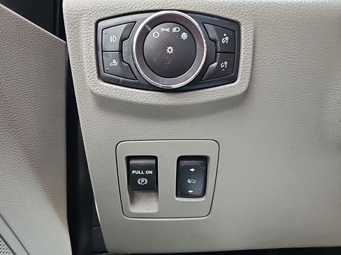 Used 2018 Ford F150 XLT w/ Equipment Group 302A Luxury AWD/4WD image 23