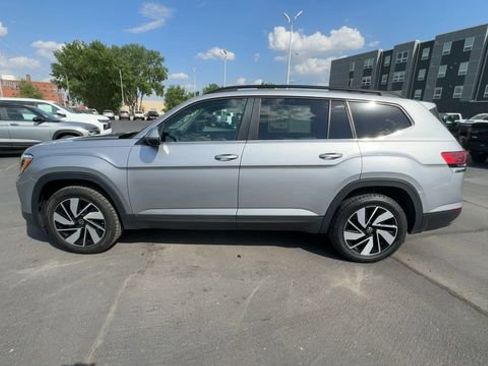 Used 2025 Volkswagen Atlas SE AWD/4WD image 5