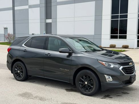 Used 2018 Chevrolet Equinox LT image 3
