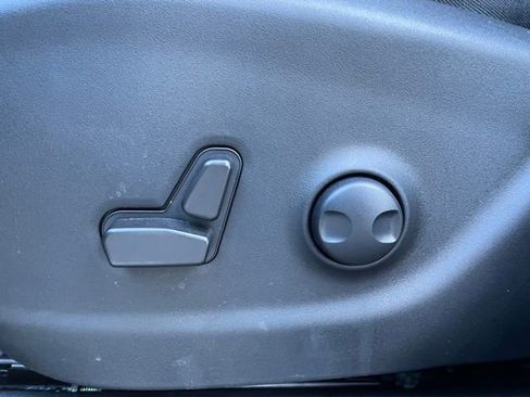 Used 2022 Jeep Cherokee Limited w/ Mopar Interior Package image 10