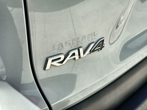 Used 2023 Toyota RAV4 XLE Premium AWD/4WD image 15