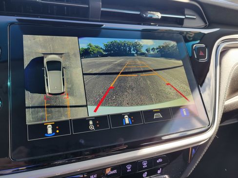 Certified 2023 Chevrolet Bolt LT w/ Infotainment Package image 26