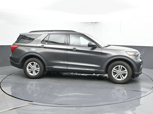 Used 2020 Ford Explorer XLT AWD/4WD image 4