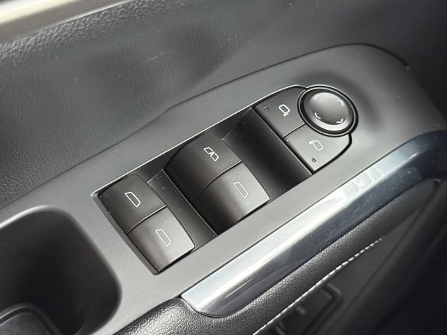 Used 2024 Chevrolet Traverse LT FWD image 24