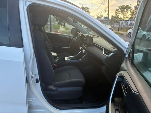 Used 2019 Toyota RAV4 LE w/ All Weather Liner Package AWD/4WD image 16