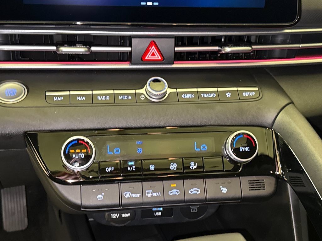 Used 2026 Hyundai Elantra Limited FWD image 26