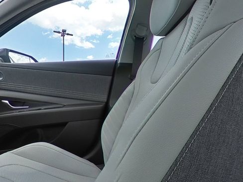 Certified 2026 Hyundai Elantra Limited FWD image 32