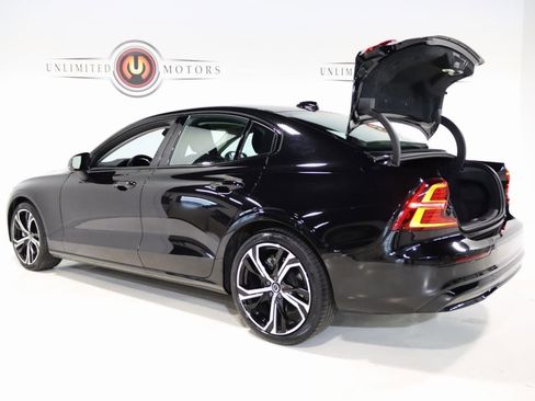 Used 2025 Volvo S60 B5 Core image 28