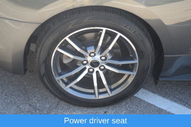 Used 2017 Ford Mustang Coupe RWD image 3