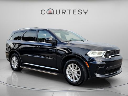 Used 2024 Dodge Durango SXT w/ 3rd Row Seating Group image 7