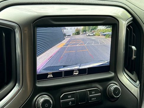 Used 2021 Chevrolet Silverado 1500 LT Trail Boss w/ Convenience Package II AWD/4WD image 18