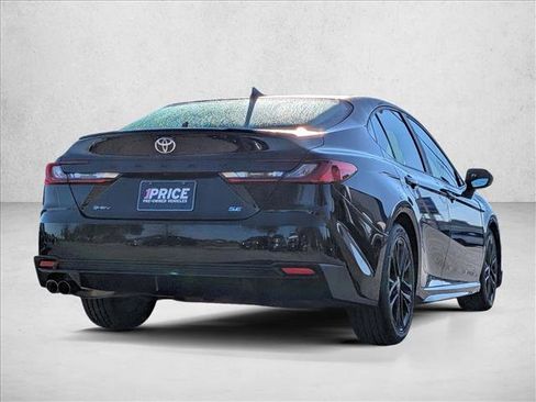 Used 2025 Toyota Camry SE image 5