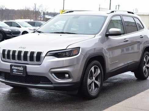 Used 2019 Jeep Cherokee Limited image 12