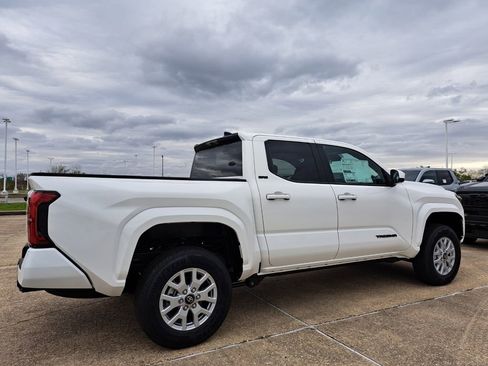 New 2026 Toyota Tacoma SR5 AWD/4WD image 5
