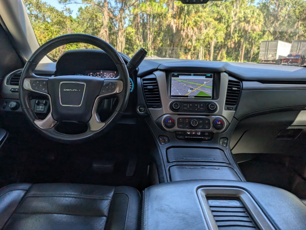 Used 2018 GMC Yukon Denali RWD image 9
