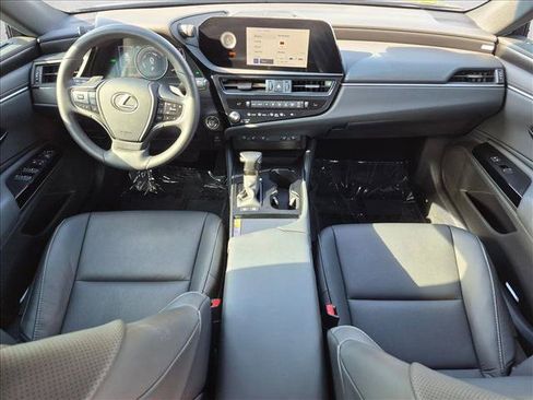 Used 2025 Lexus ES 300h w/ Premium Package FWD image 16