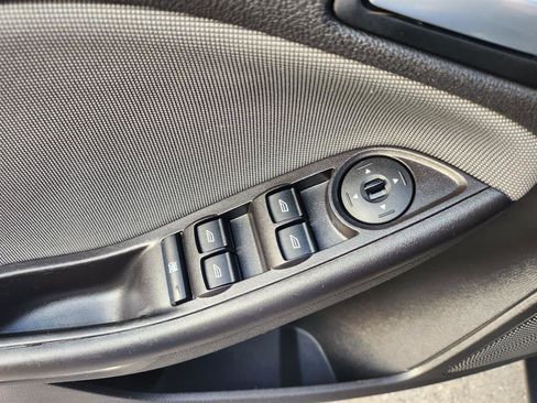 Used 2014 Ford Focus SE image 24