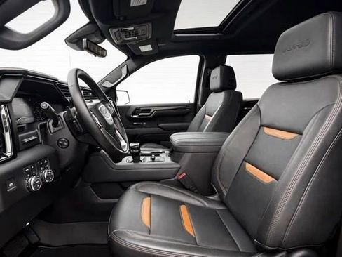 Used 2024 GMC Sierra 1500 AT4 w/ Technology Package AWD/4WD image 11