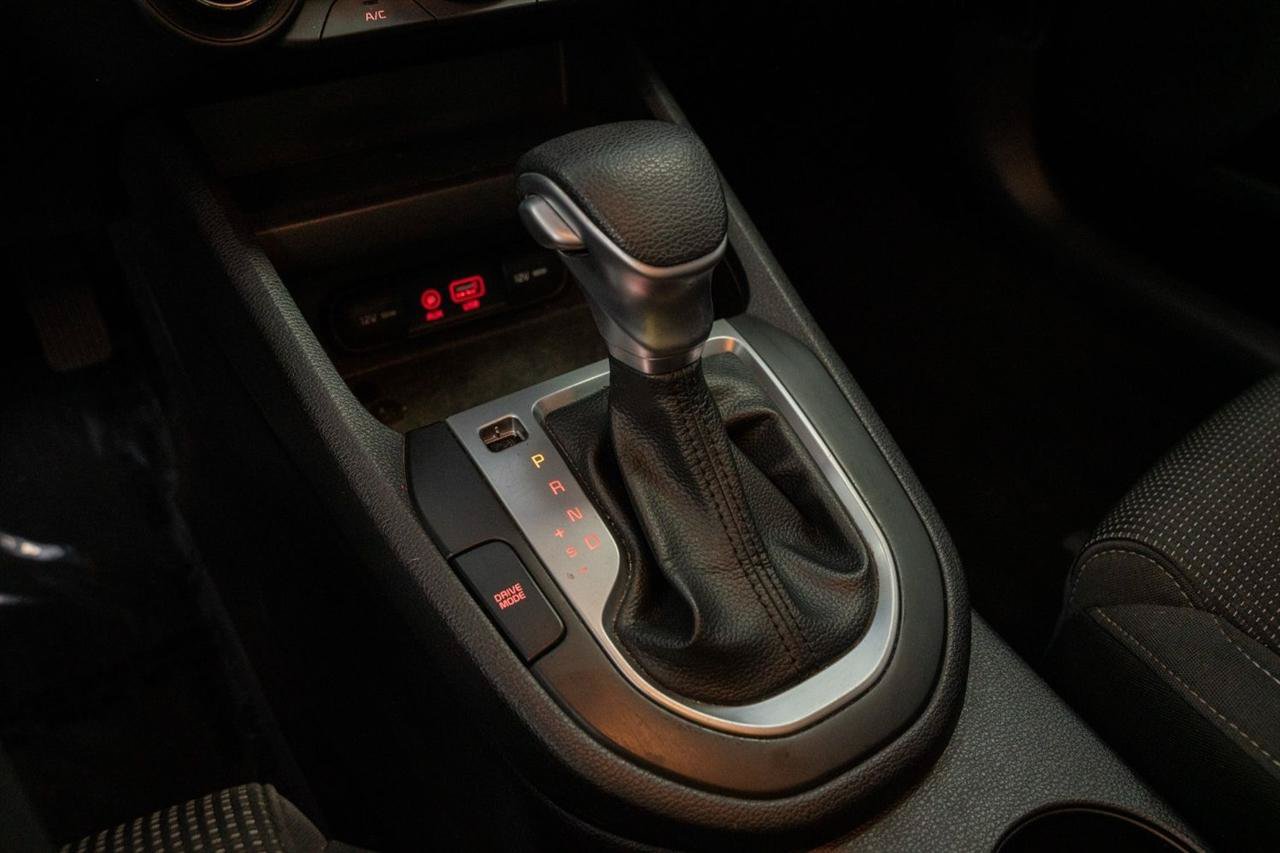 Used 2020 Kia Forte LXS FWD image 19