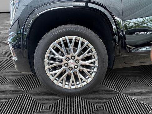 Certified 2025 GMC Acadia Denali w/ LPO, Floor Liner Package AWD/4WD image 9