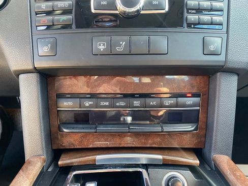 Used 2013 Mercedes-Benz E 350 E 350 4MATIC Sedan 4D image 18