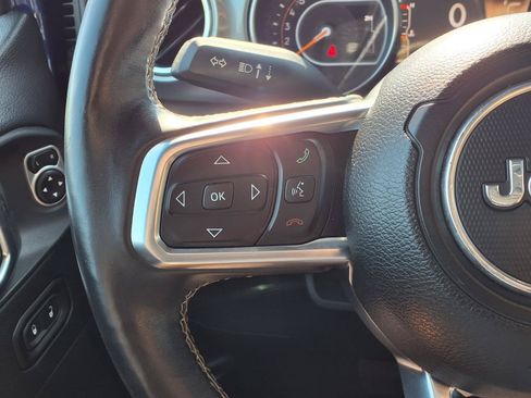 Used 2018 Jeep Wrangler Unlimited Sahara AWD/4WD image 18