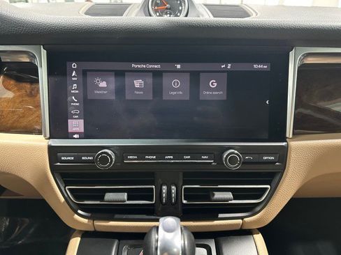 Used 2019 Porsche Macan AWD/4WD image 70