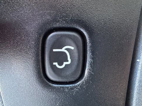 Used 2017 Jeep Cherokee Latitude w/ Comfort/Convenience Group FWD image 10