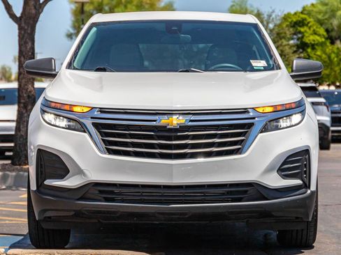 Used 2023 Chevrolet Equinox LS w/ LS Convenience Package FWD image 4