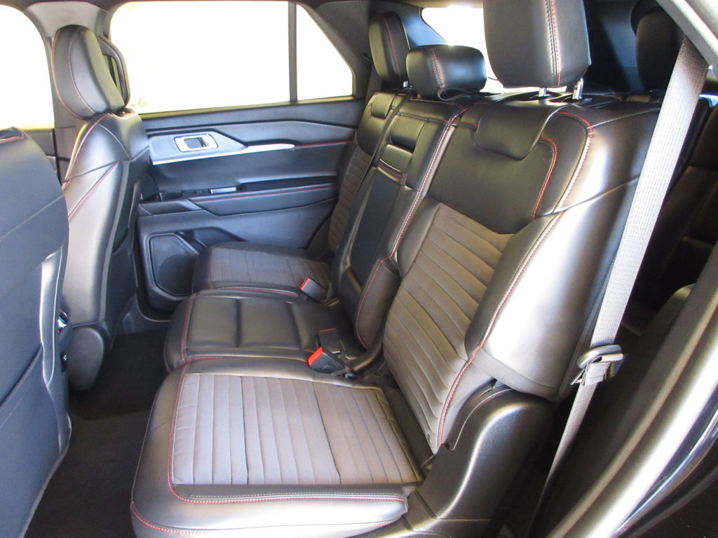 Used 2026 Ford Explorer ST-Line w/ Premium Package RWD image 25