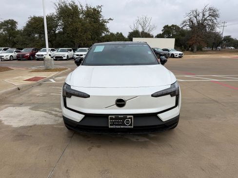 Certified 2025 Volvo EX30 Plus w/ Climate Package image 8