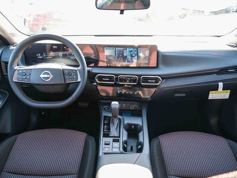 Used 2027 Nissan Sentra SR w/ Floor Mat Package FWD image 12