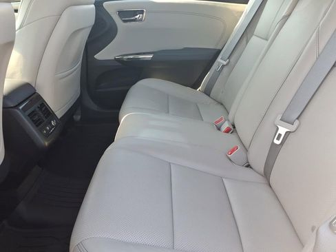 Used 2013 Toyota Avalon Limited image 16