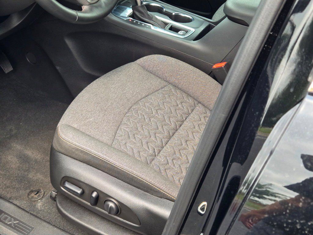 Used 2023 Chevrolet Equinox LT FWD image 21
