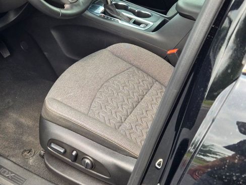 Used 2023 Chevrolet Equinox LT FWD image 21
