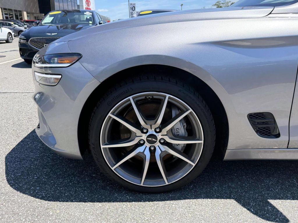 Certified 2025 Genesis G70 2.5T AWD/4WD image 8