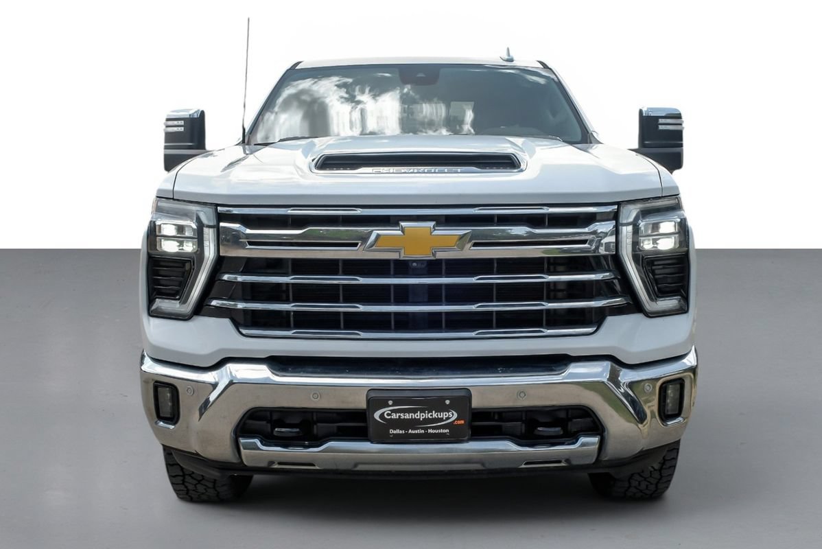 Used 2025 Chevrolet Silverado 2500 LTZ w/ LTZ Convenience Package AWD/4WD image 3