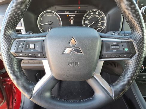 Used 2024 Mitsubishi Outlander SE image 24