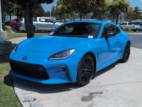 Used 2024 Toyota GR86 Premium RWD image 5