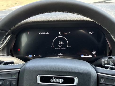 Used 2024 Jeep Grand Cherokee Laredo X w/ Luxury Tech Group I AWD/4WD image 12