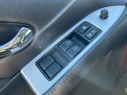 Used 2012 Nissan Murano S image 19