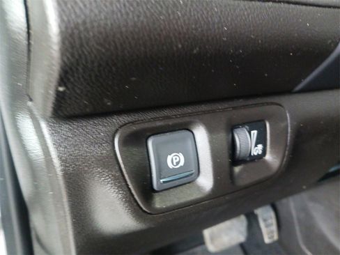 Used 2023 GMC Acadia SLE image 35