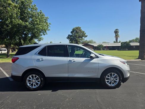 Used 2020 Chevrolet Equinox LT FWD image 3