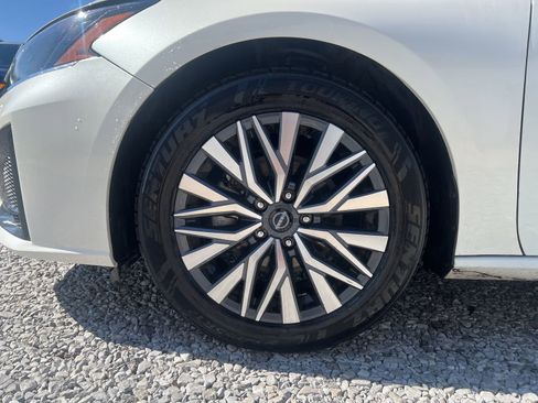 Used 2023 Nissan Altima 2.5 SV image 7