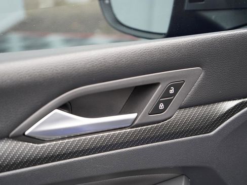 Used 2022 Volkswagen Golf R image 24