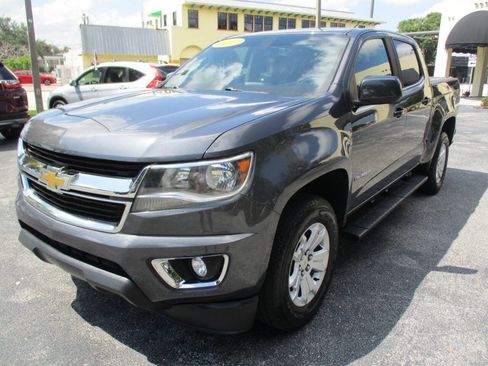 Used 2017 Chevrolet Colorado LT w/ LT Convenience Package RWD image 4