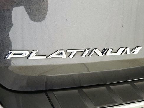 Used 2020 Ford Explorer Platinum w/ Premium Technology Package image 46