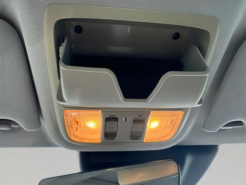 Used 2018 Honda Accord Touring image 32